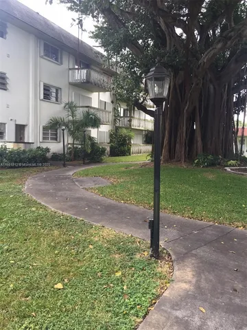 $2,000 | 15201 Northeast 6th Avenue, Unit C106, Miami, FL 33162