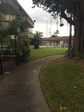 $2,000 | 15201 Northeast 6th Avenue, Unit C106, Miami, FL 33162