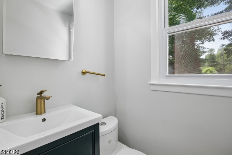22 Woodhaven Road Parsippany, NJ 07054 - Photo 33 of 49