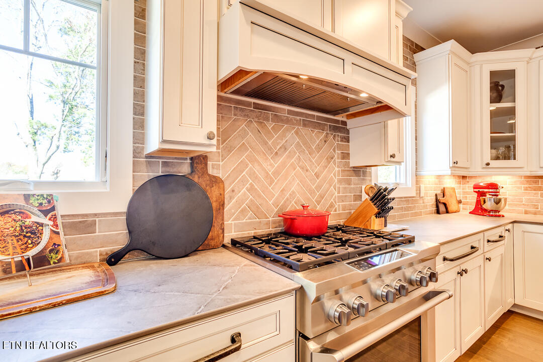 6015 Cate Road Powell, TN 37849 - Photo 20 of 60 057241105-2-6015CateRdKnoxvilleTn-SCREEN