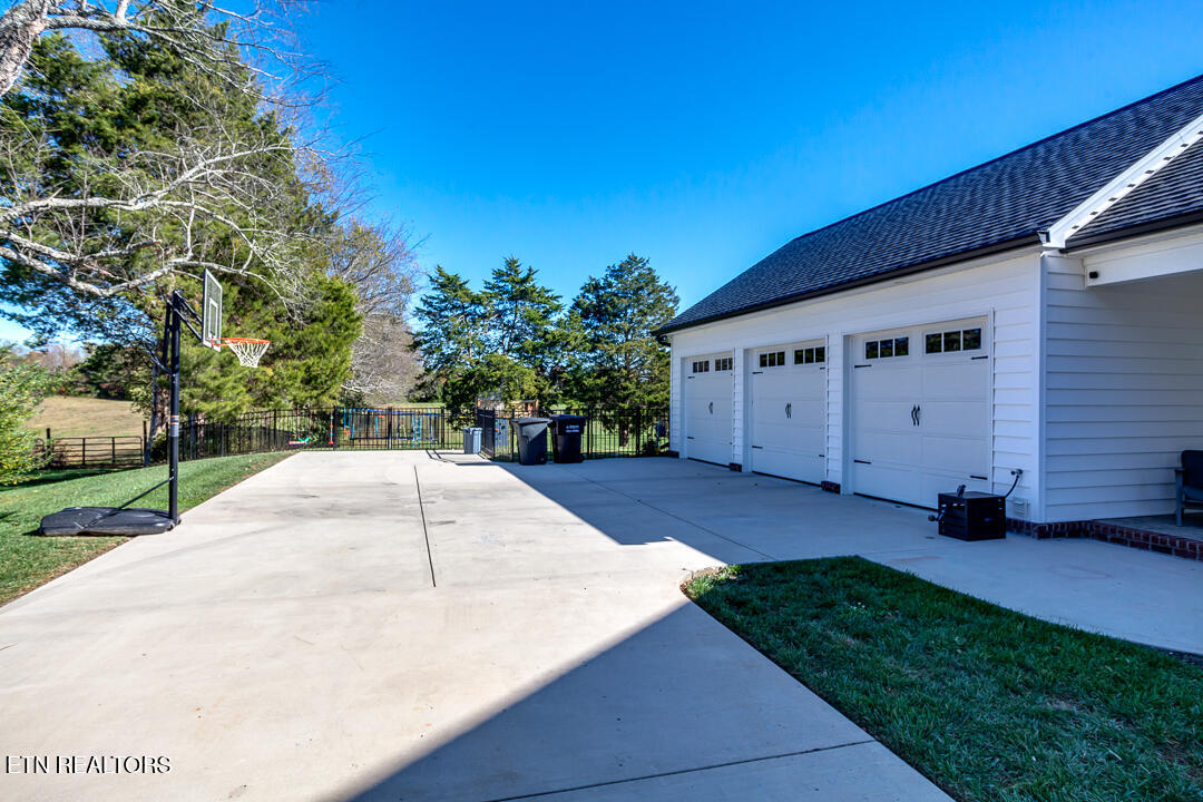 6015 Cate Road Powell, TN 37849 - Photo 57 of 60 072241105-2-6015CateRdKnoxvilleTn-SCREEN