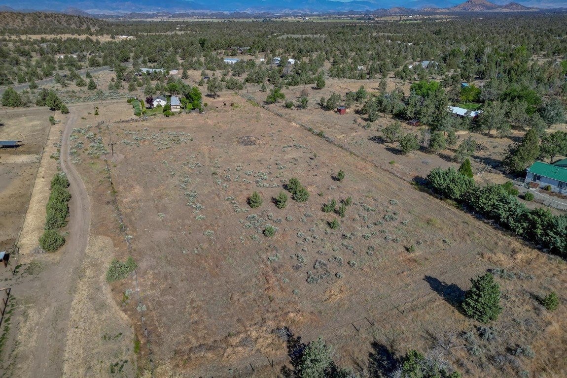 8236 Modoc Road Montague, CA 96064 - Photo 26 of 32 Gallery Image 26