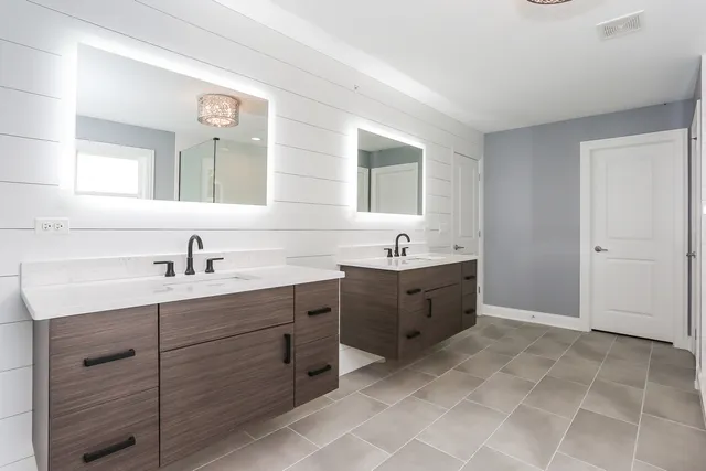 $899,000 | 174 Red Leaf Circle, Lakewood, IL 60014