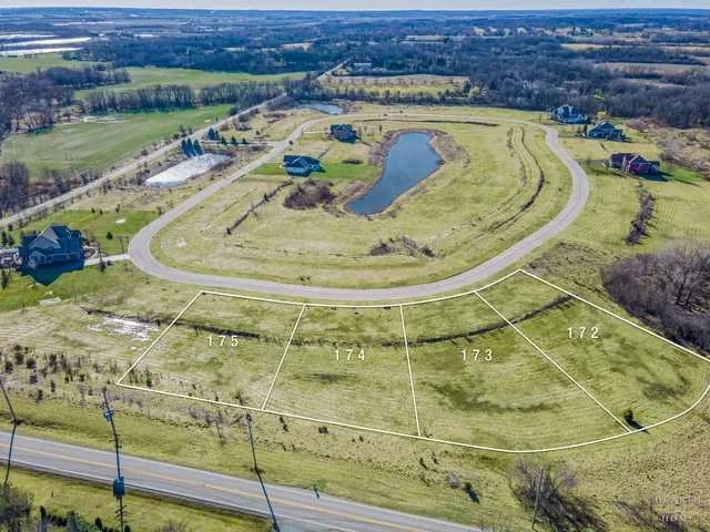 $899,000 | 174 Red Leaf Circle, Lakewood, IL 60014