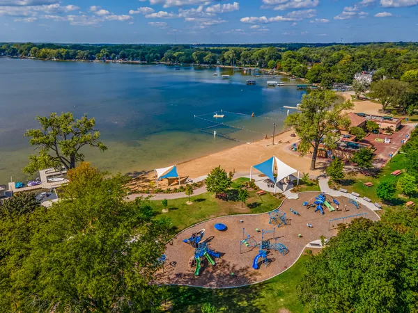 $899,000 | 174 Red Leaf Circle, Lakewood, IL 60014