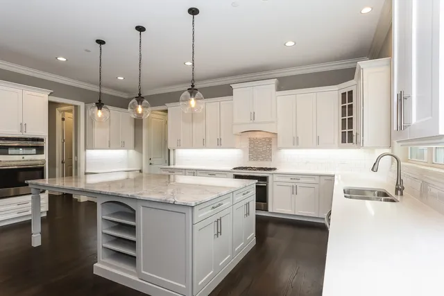 $899,000 | 174 Red Leaf Circle, Lakewood, IL 60014