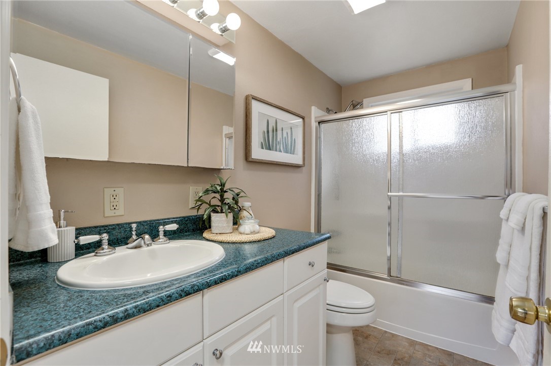 19809 Filbert Road Bothell, WA 98012 - Photo 13 of 32