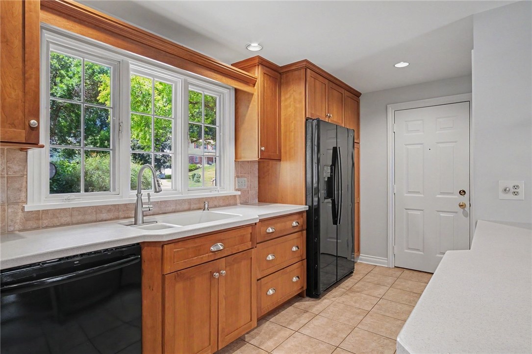 26 South Ridge Trail Perinton, NY 14450 - Photo 14 of 39