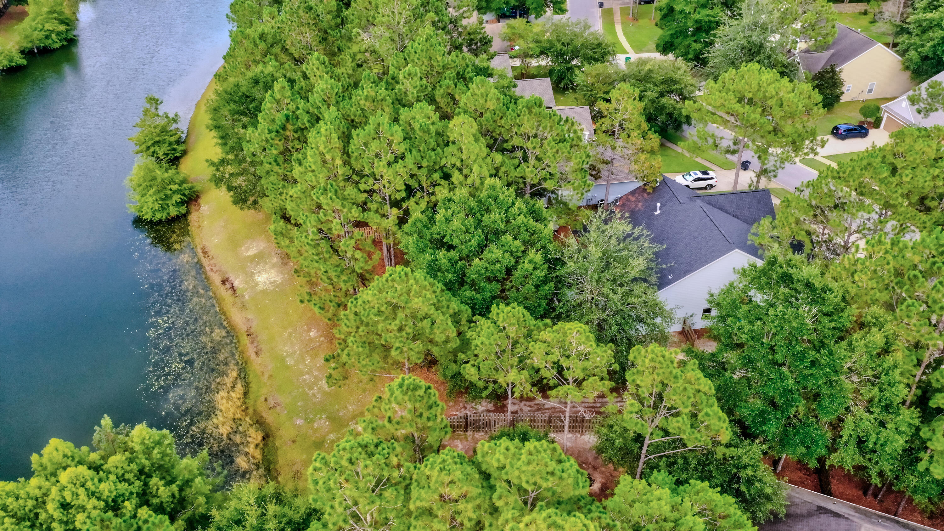 401 Symphony Way Freeport, FL 32439 - Photo 2 of 14 BHHB-7