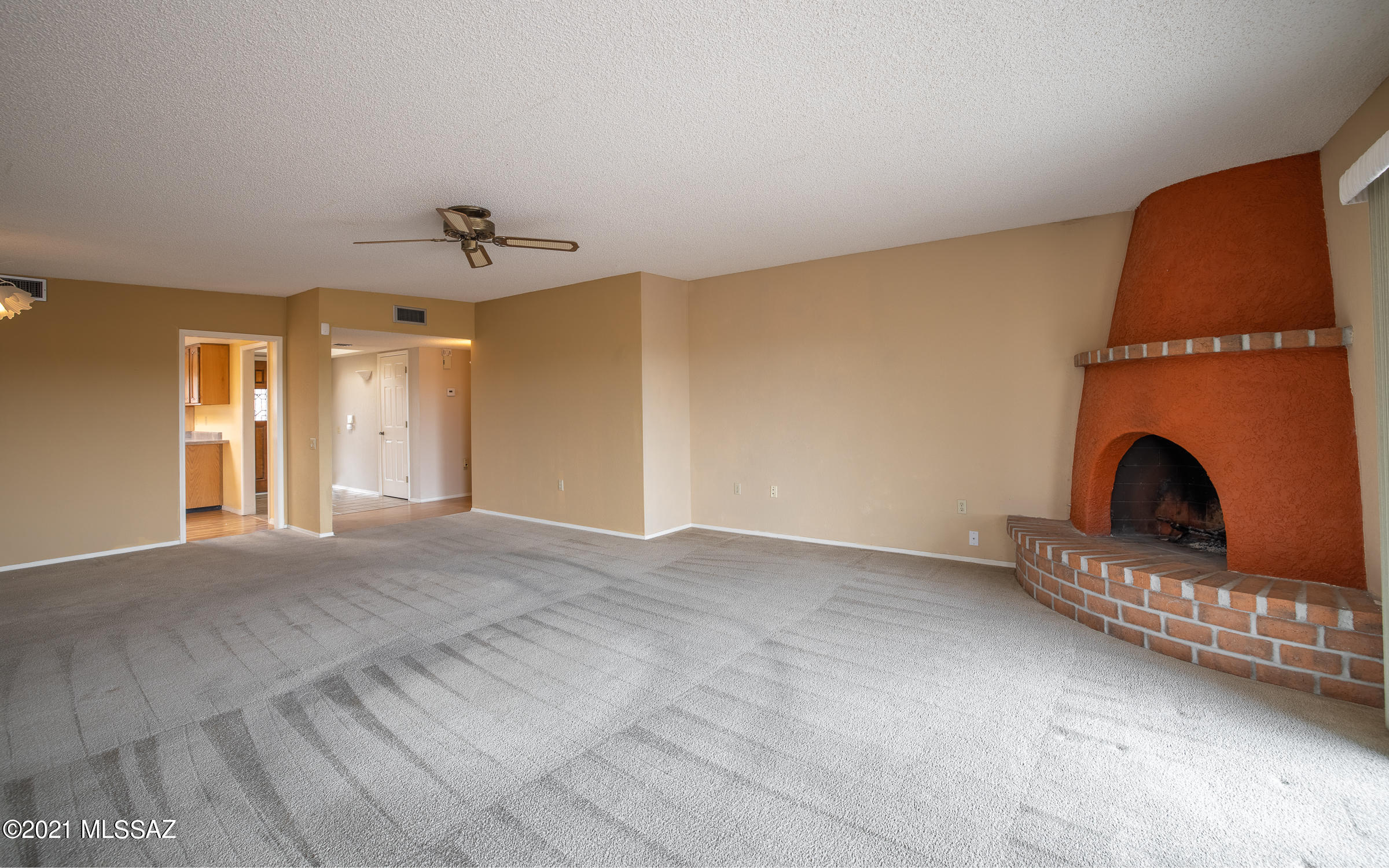 1750 West Camino Urbano Green Valley, AZ 85622 - Photo 5 of 34