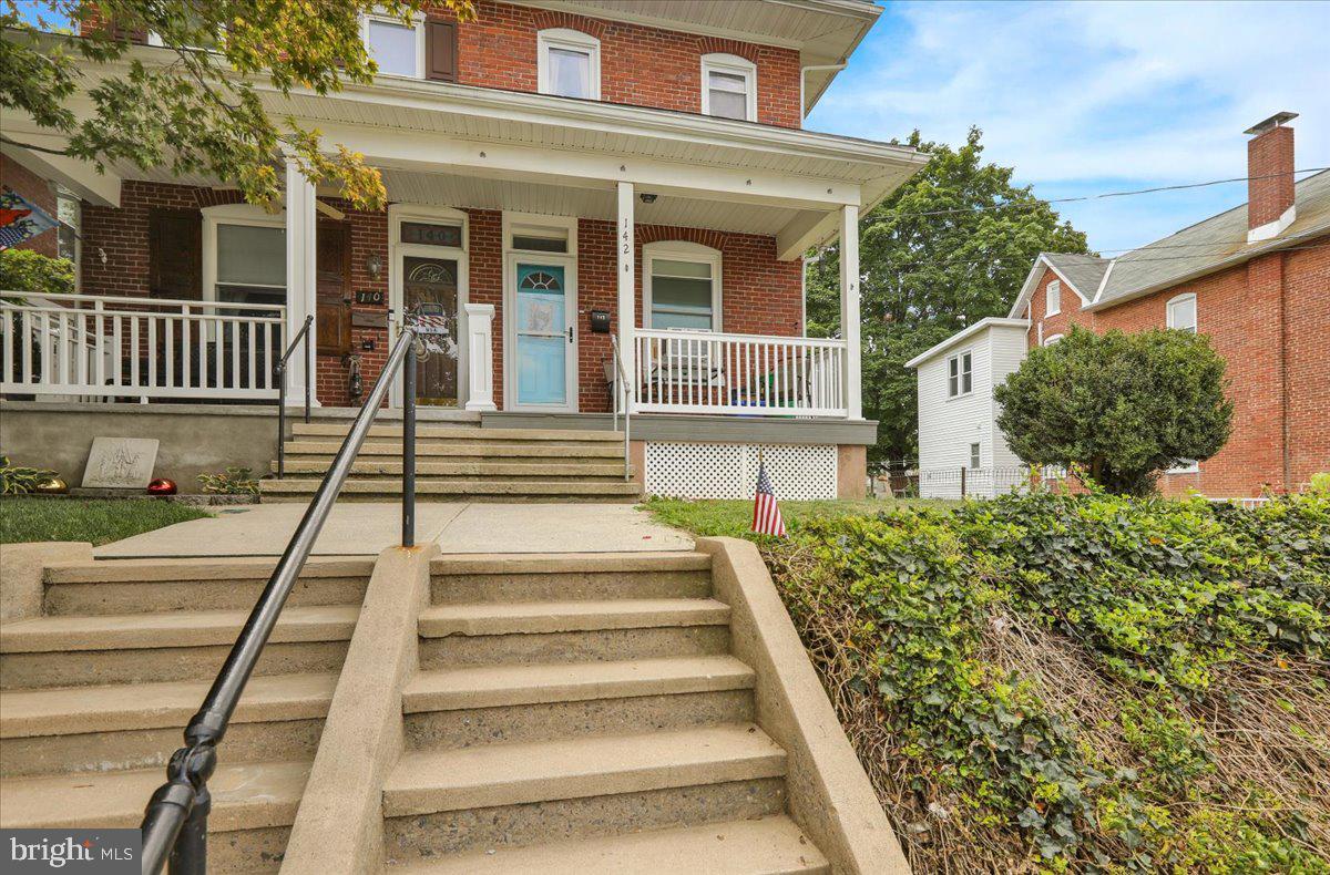 142 Washington Street Reading, PA 19607 - Photo 2 of 18