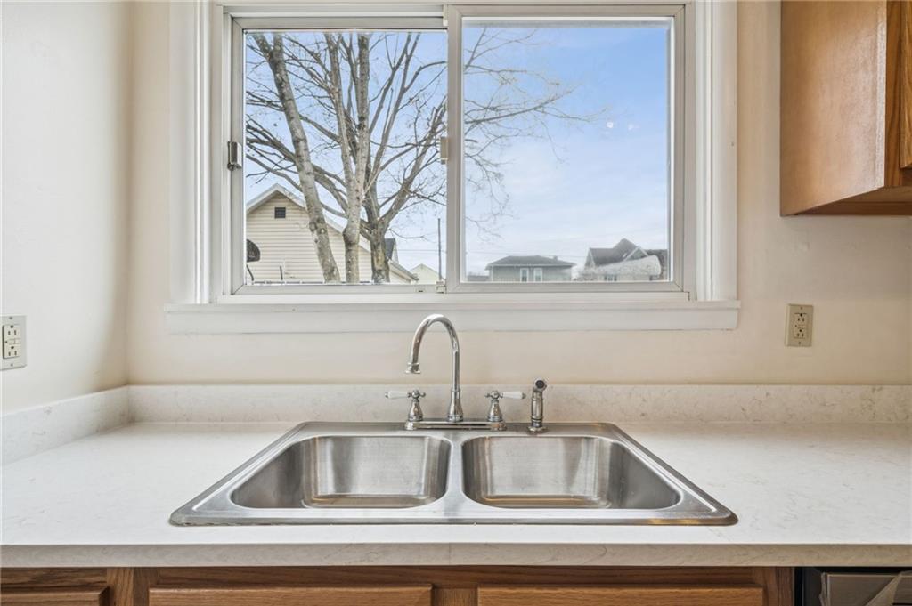 407 Walnut Street Latrobe, PA 15650 - Photo 10 of 32