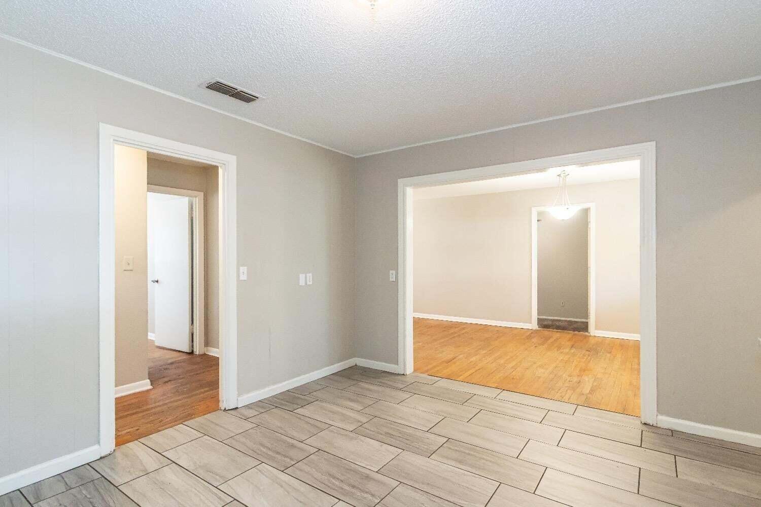 4212 42nd Street Lubbock, TX 79413 - Photo 9 of 18 20241219231615778828000000-o