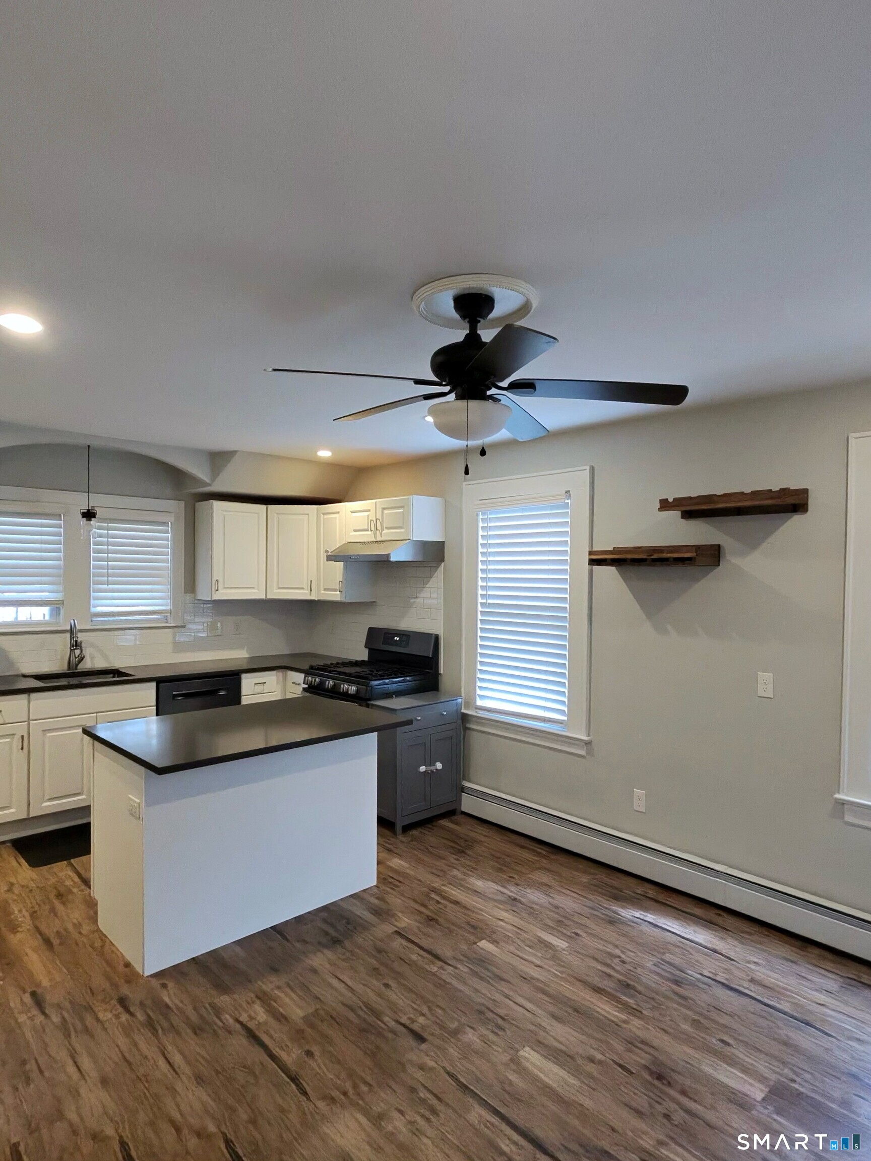 258 Jennings Road Fairfield, CT 06825 - Photo 2 of 8