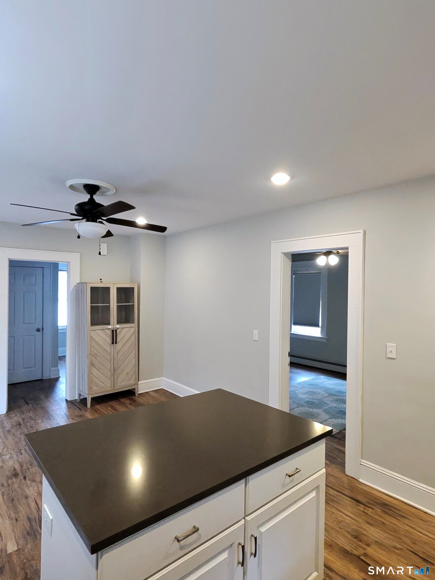 258 Jennings Road Fairfield, CT 06825 - Photo 3 of 8