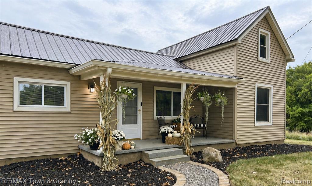 3733 Davenport Road Metamora, MI 48455 - Photo 3 of 43