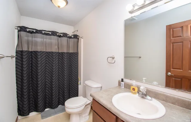 $285,000 | 9020 Ashton Pointe Boulevard, Fort Wayne, IN 46819