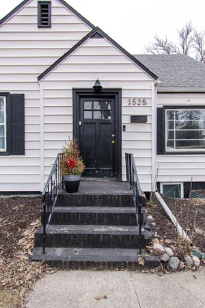 $220,000 | 1525 10th Street North, Fargo, ND 58102