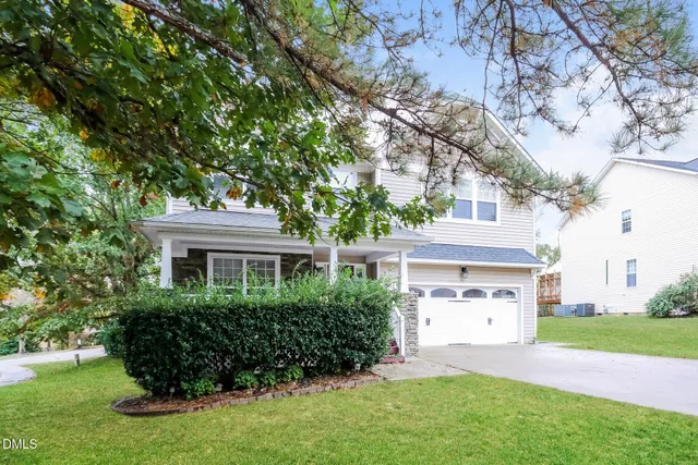 a picture of a wall with white walls