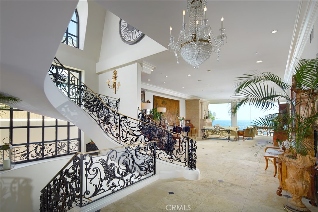 18 Breakers Ise Dana Point, CA 92629 - Photo 8 of 20 a view of a livingroom with furniture and a livingroom