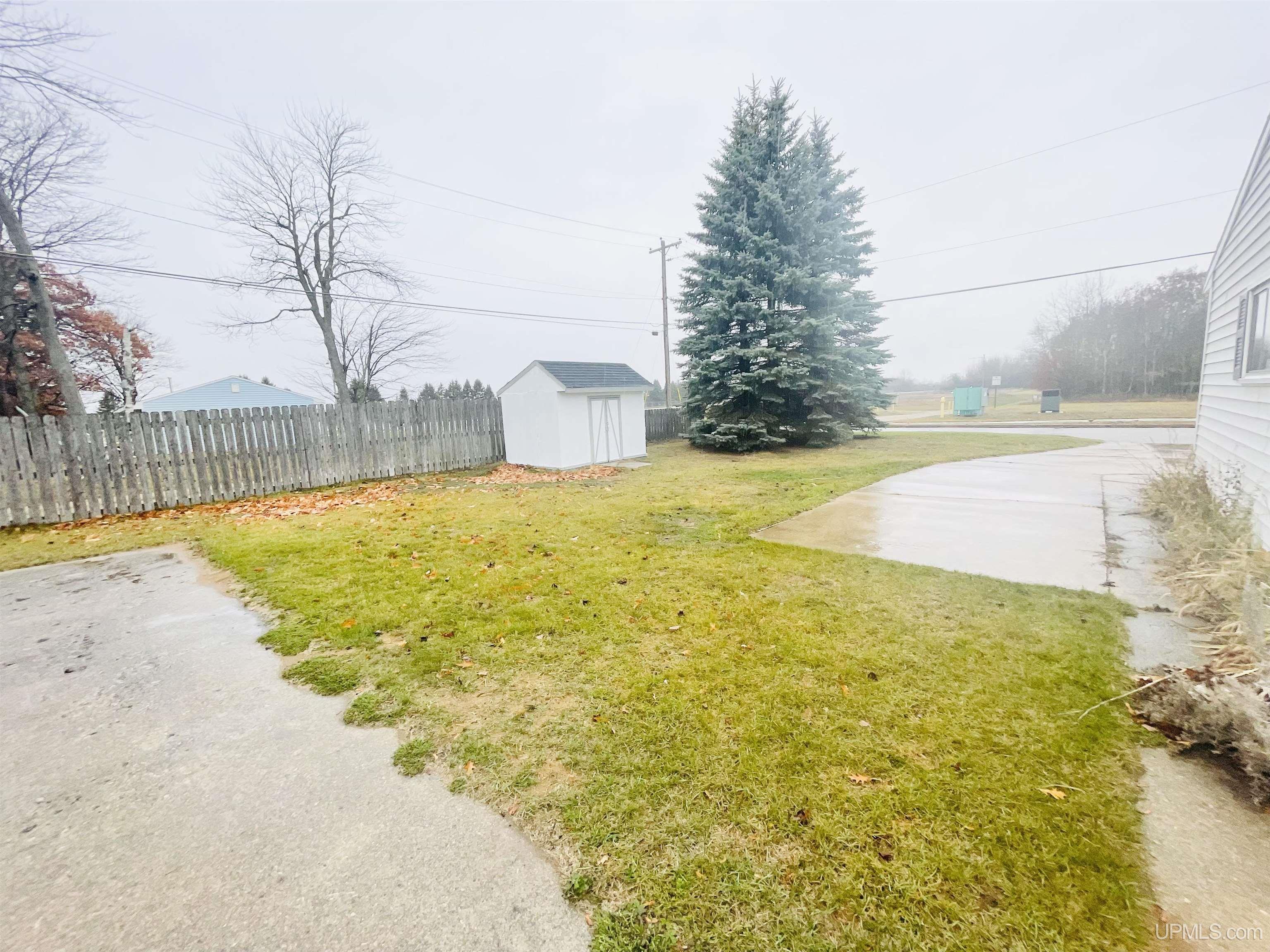 2201 South 23rd Street Escanaba, MI 49829 - Photo 18 of 20