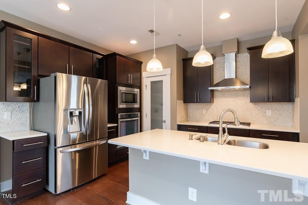 9200 Torre Del Oro Place Raleigh, NC 27617 - Photo 5 of 33 D8702F03-B7A3-4BB5-B0EC-F33DCFEB73CC
