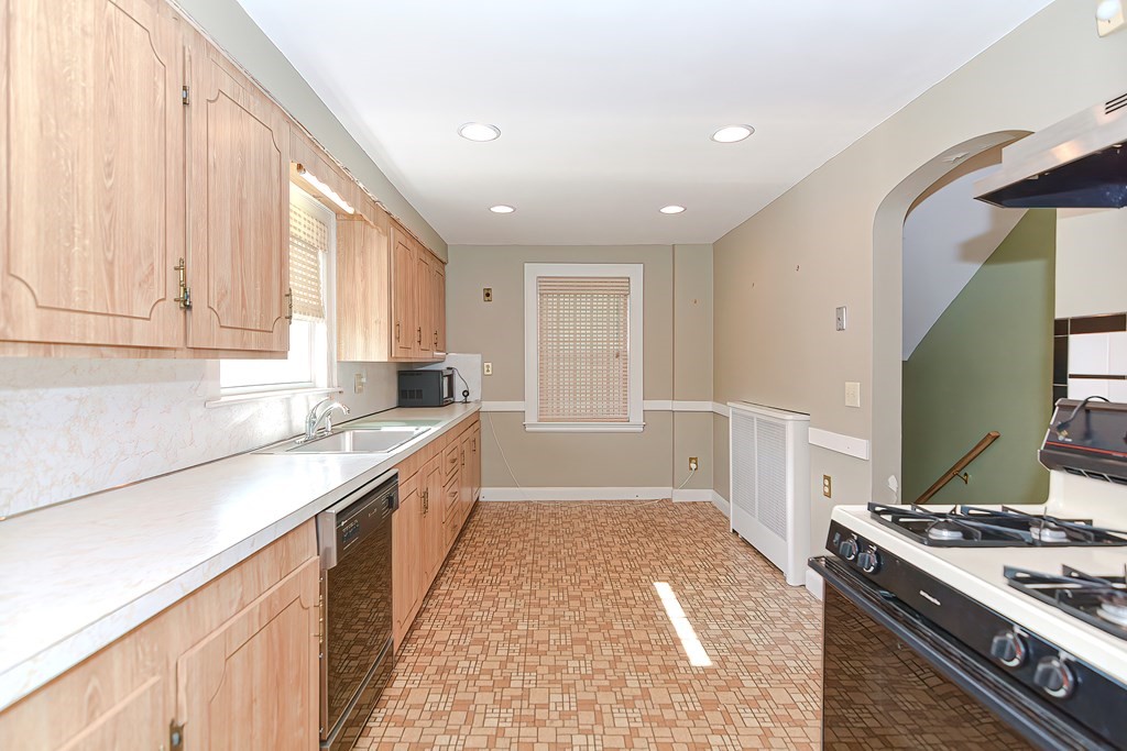 81 Whitney Road Medford, MA 02155 - Photo 16 of 42 Gallery Image 16