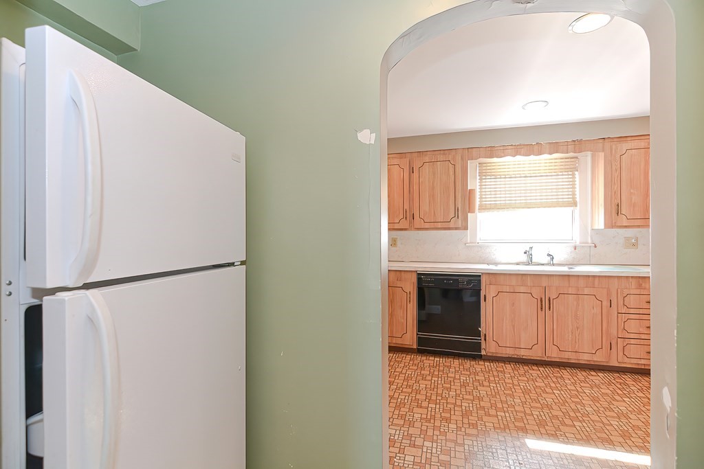 81 Whitney Road Medford, MA 02155 - Photo 20 of 42 Gallery Image 20