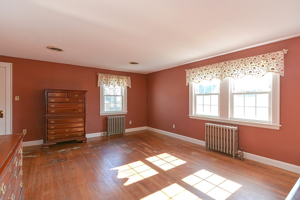 81 Whitney Road Medford, MA 02155 - Photo 24 of 42 Gallery Image 24