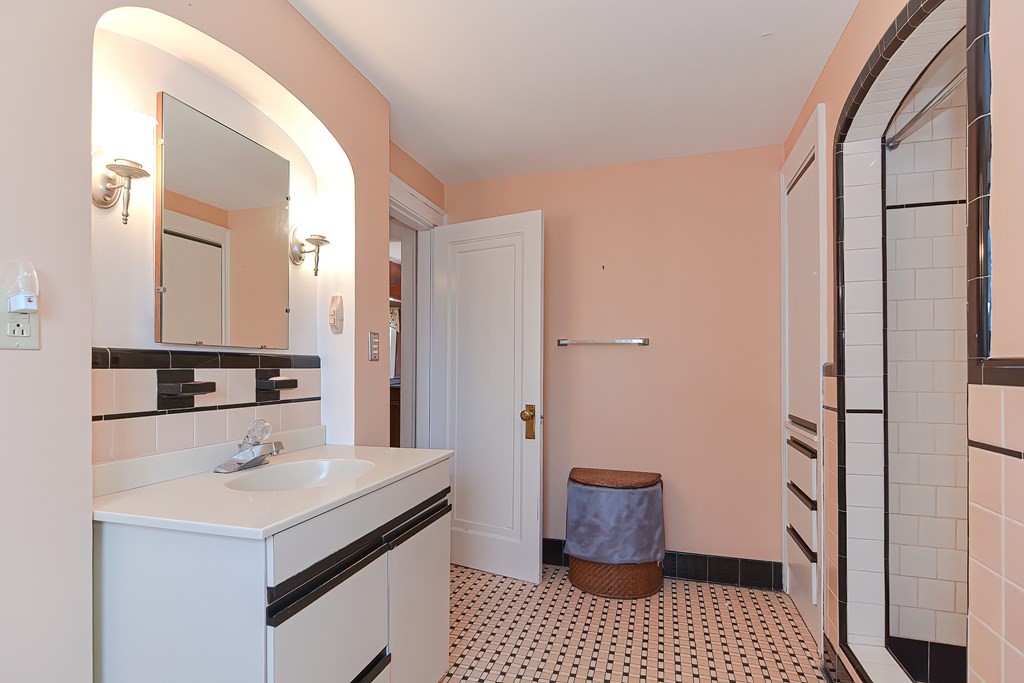 81 Whitney Road Medford, MA 02155 - Photo 29 of 42 Gallery Image 29