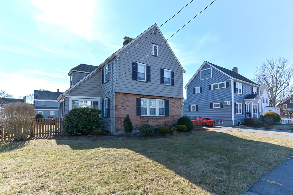 81 Whitney Road Medford, MA 02155 - Photo 3 of 42 Gallery Image 3