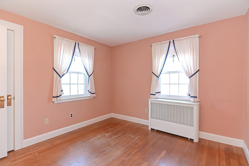 81 Whitney Road Medford, MA 02155 - Photo 32 of 42 Gallery Image 32