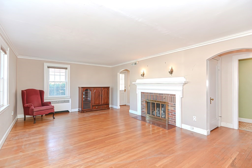 81 Whitney Road Medford, MA 02155 - Photo 6 of 42 Gallery Image 6