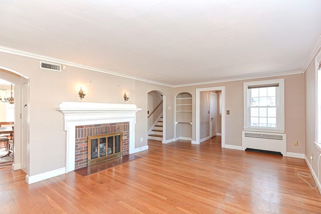 81 Whitney Road Medford, MA 02155 - Photo 9 of 42 Gallery Image 9