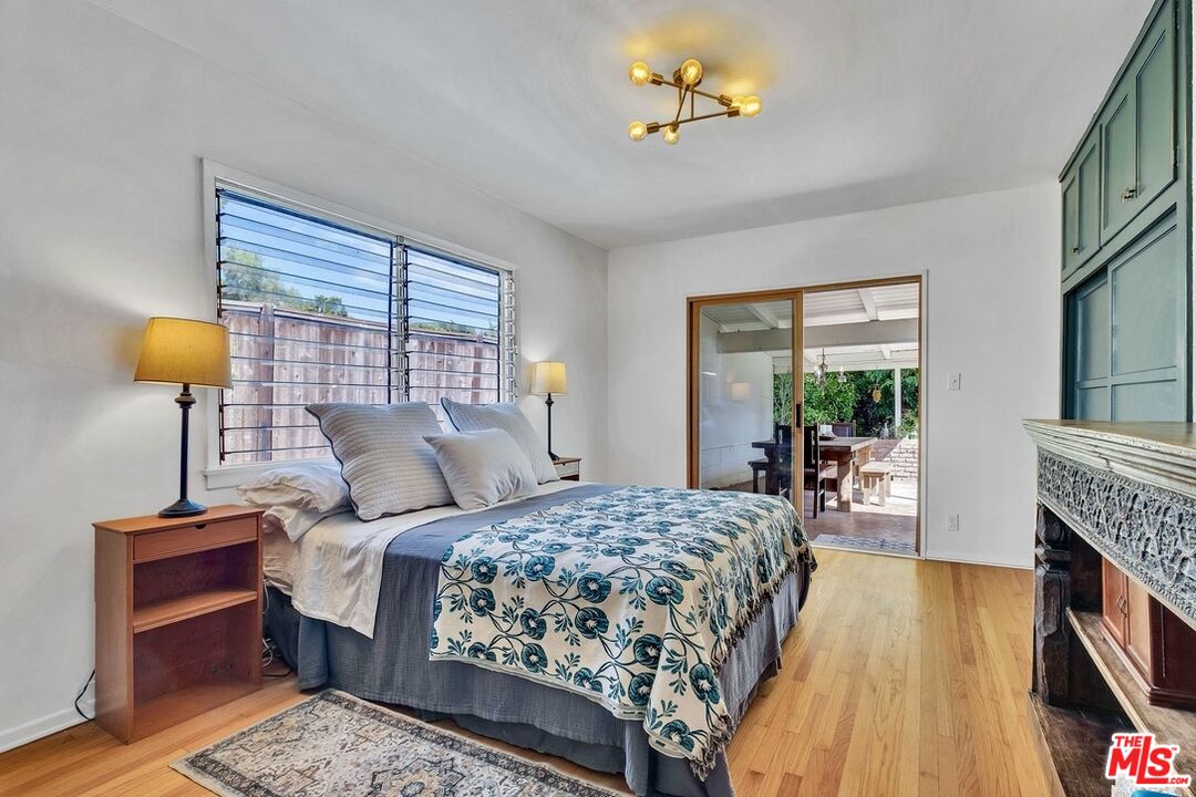 49 Ranchview Road Rolling Hills Estates, CA 90274 - Photo 32 of 49 a bedroom with a bed and a table