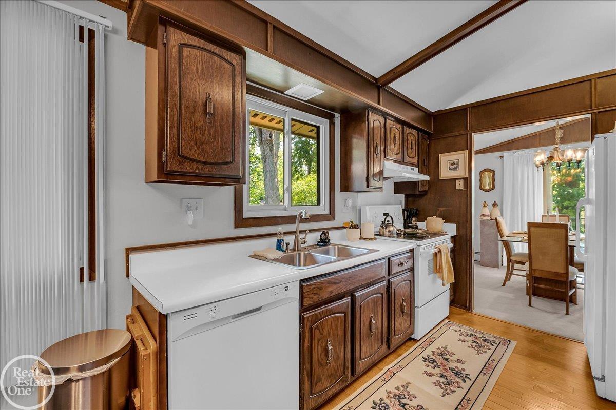 4975 Lakeshore Road Fort Gratiot, MI 48059 - Photo 10 of 33 Gallery Image 10