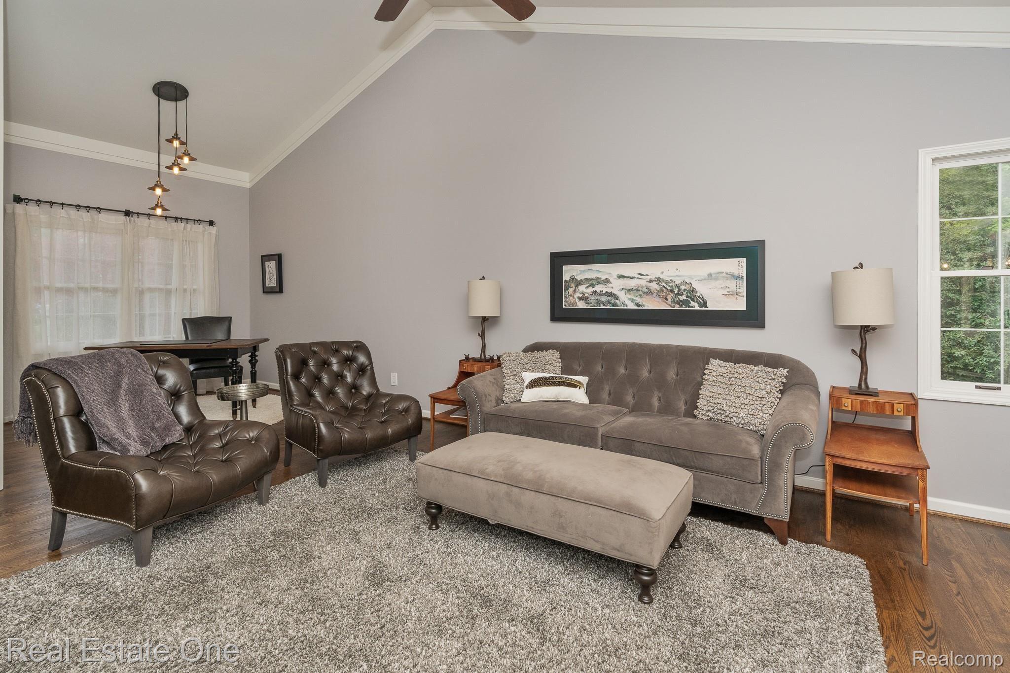 1214 Valley Circle, Unit 9 Rochester, MI 48309 - Photo 7 of 29 Great Room