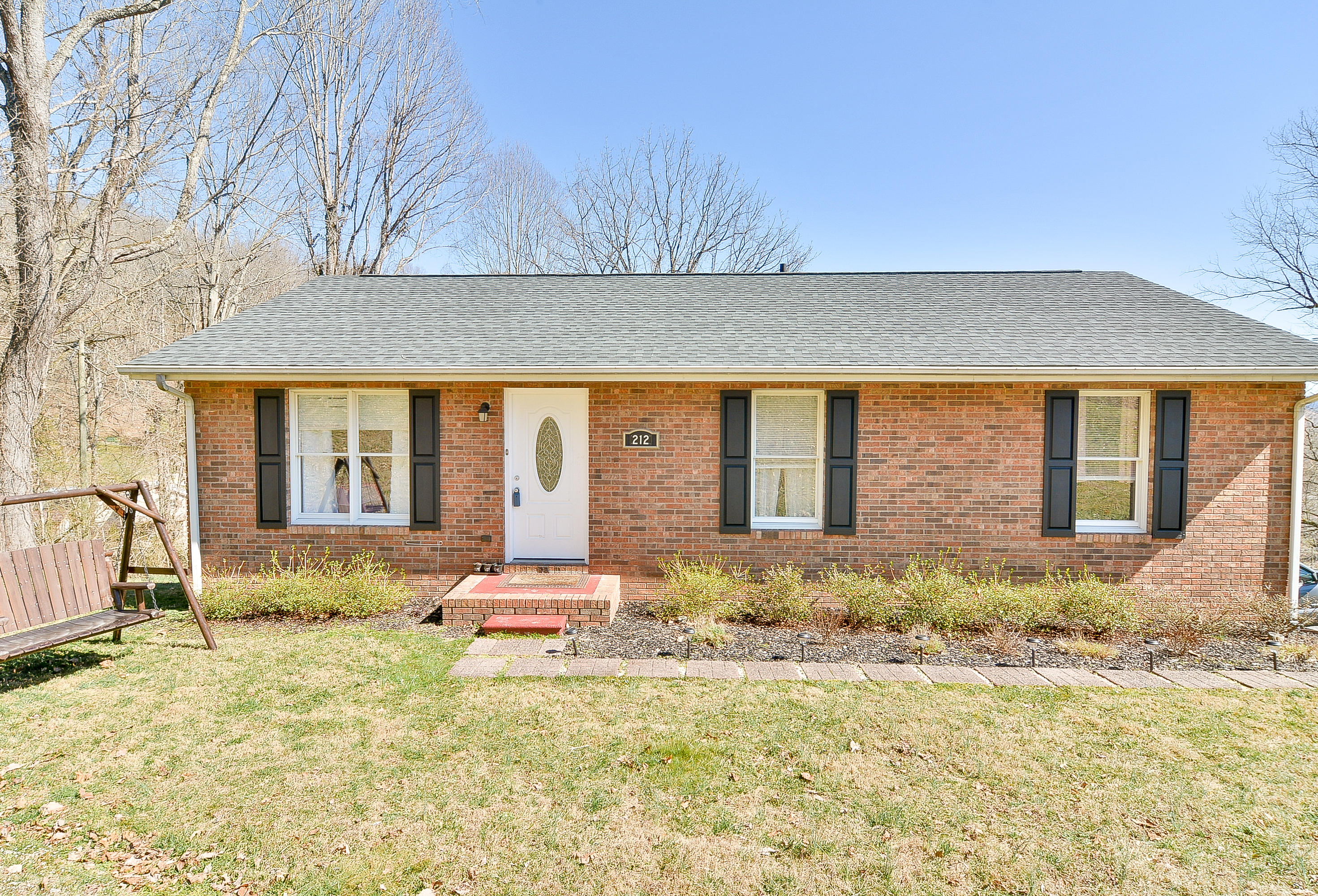 212 Barbara Road Gate City, VA 24251 - Photo 1 of 29 TRB_8657