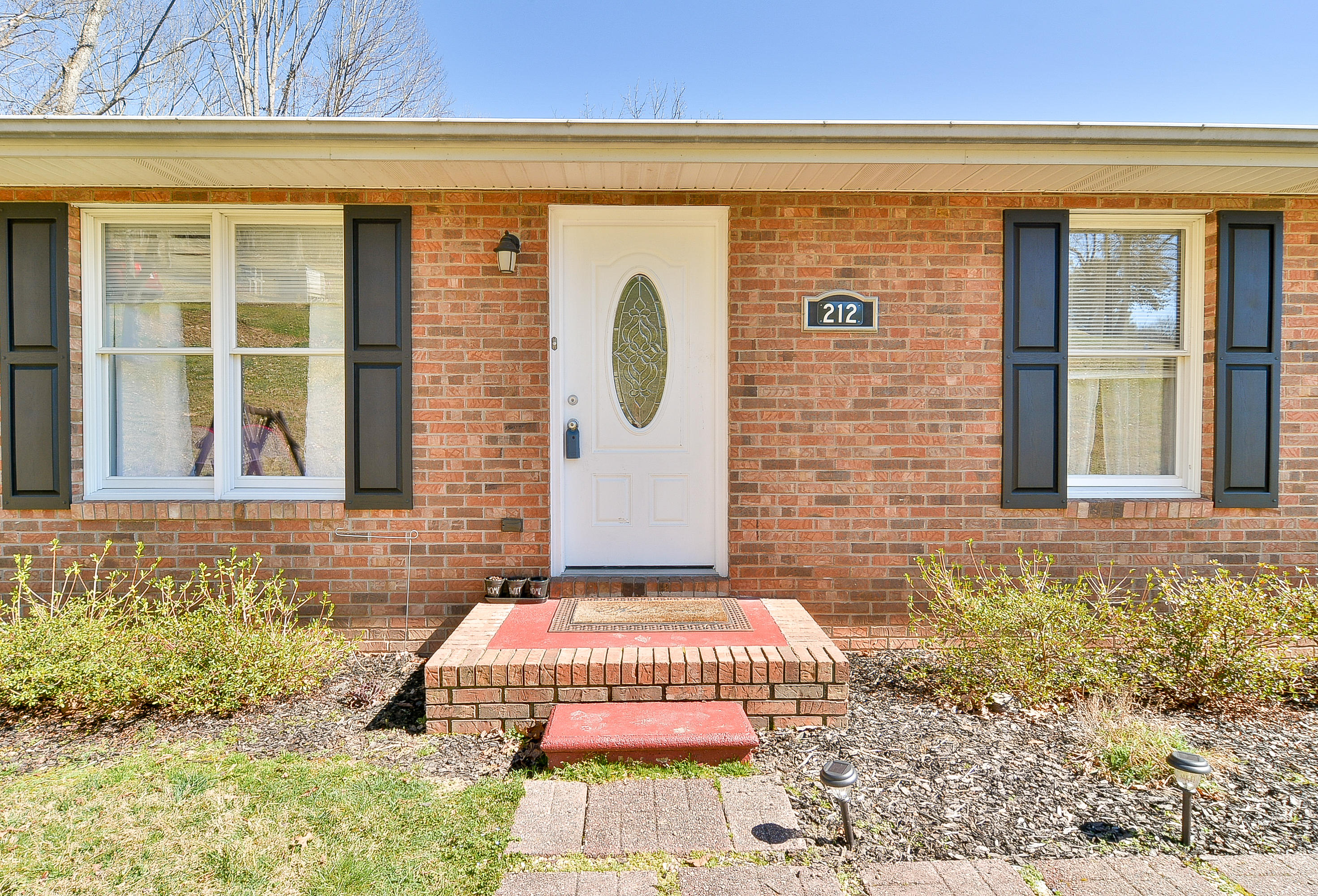 212 Barbara Road Gate City, VA 24251 - Photo 3 of 29 TRB_8654