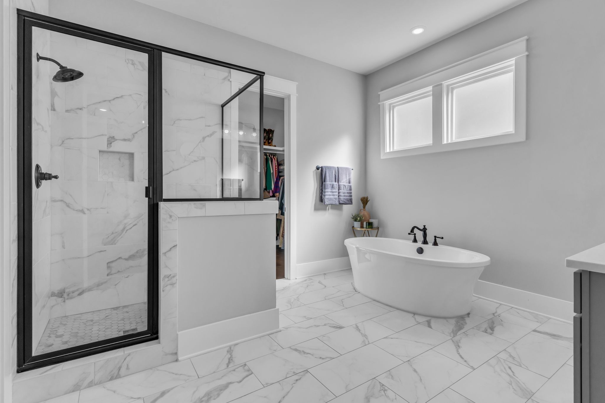 368 Azalea Circle Hendersonville, TN 37075 - Photo 25 of 61 a bathroom with a bathtub sink and mirror