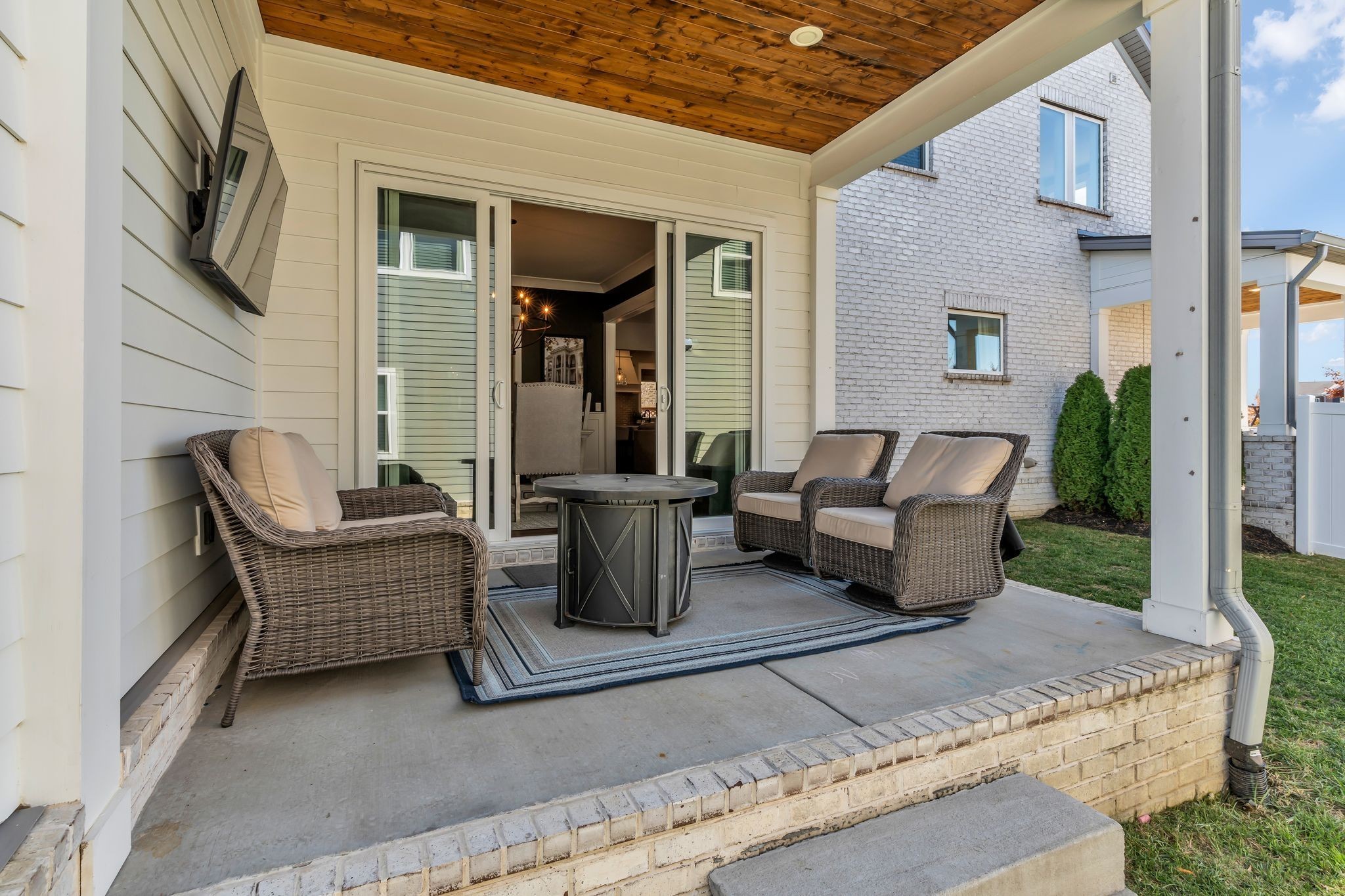 368 Azalea Circle Hendersonville, TN 37075 - Photo 45 of 61 a view of a patio with couches and potted plants