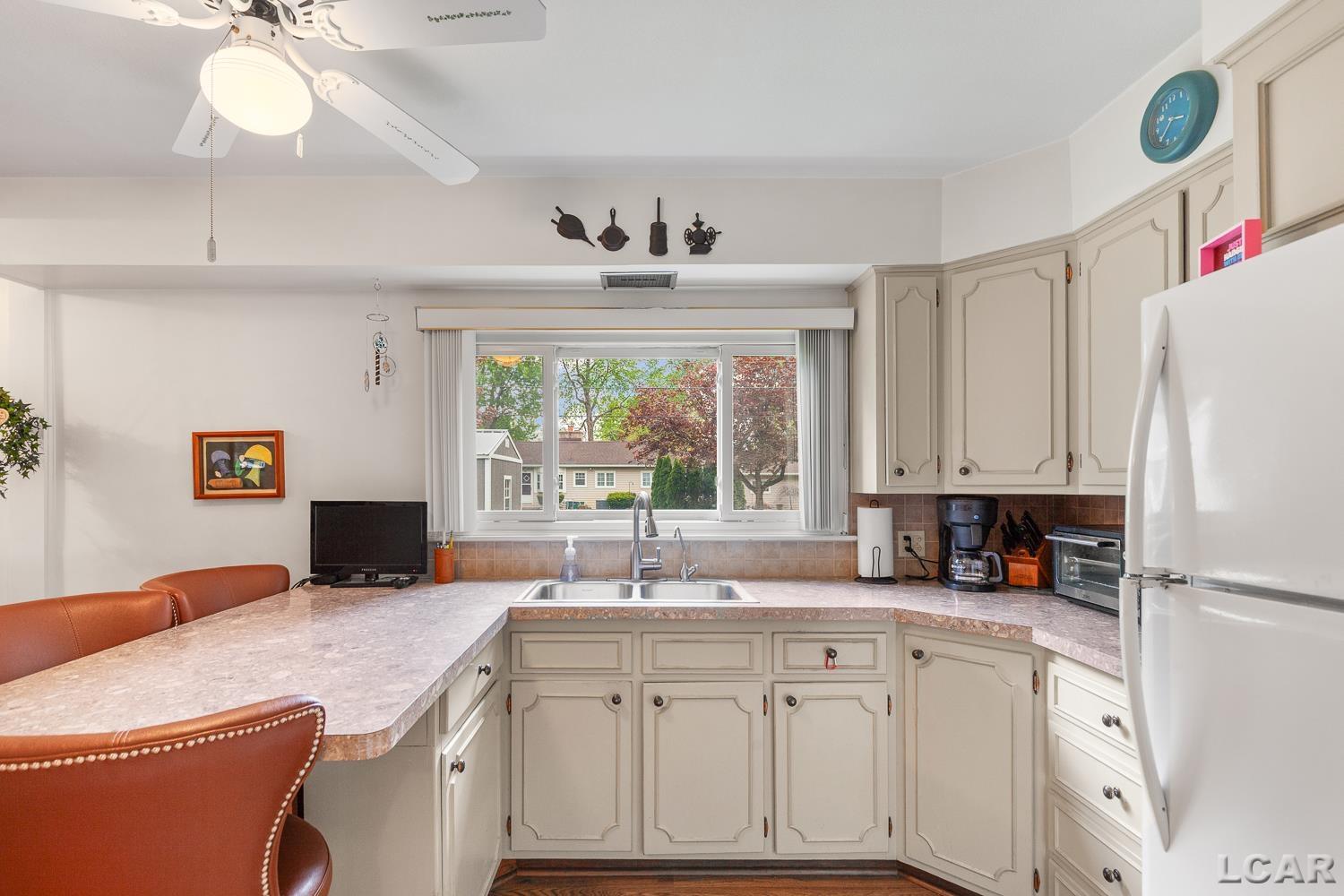 2259 Tayer Road Adrian, MI 49221 - Photo 4 of 52