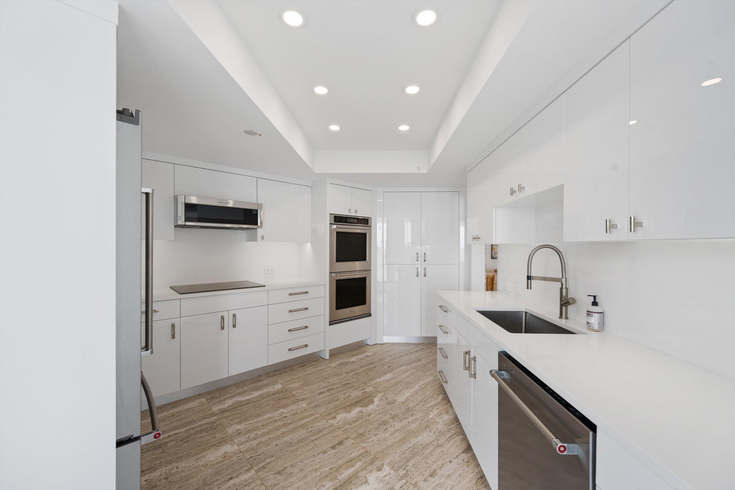 3170 South Ocean Boulevard, Unit 601N Palm Beach, FL 33480 - Photo 12 of 38 Kitchen