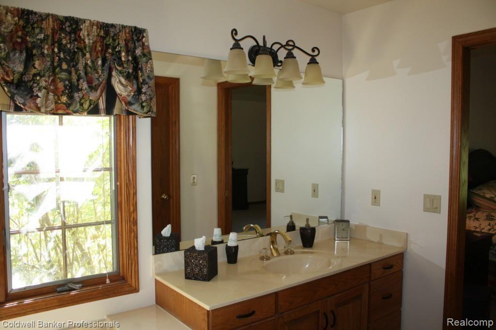 3985 Bird Road Clarkston, MI 48348 - Photo 26 of 46 IMG_9491.jpg