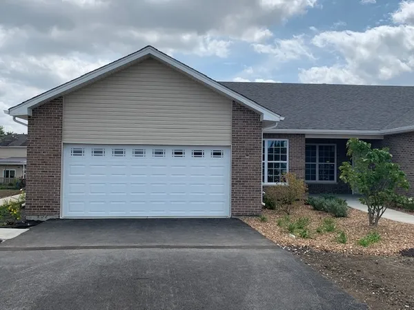 $372,900 | 451 Ridge Lane, Bolingbrook, IL 60440