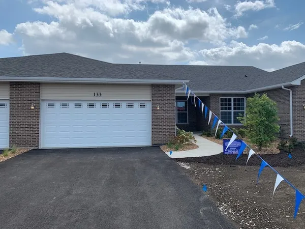 $372,900 | 451 Ridge Lane, Bolingbrook, IL 60440