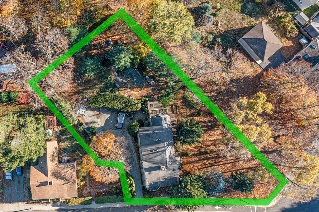 141 Hale Street, Unit 2 Beverly, MA 01915 - Photo 13 of 17 a aerial view of a yard