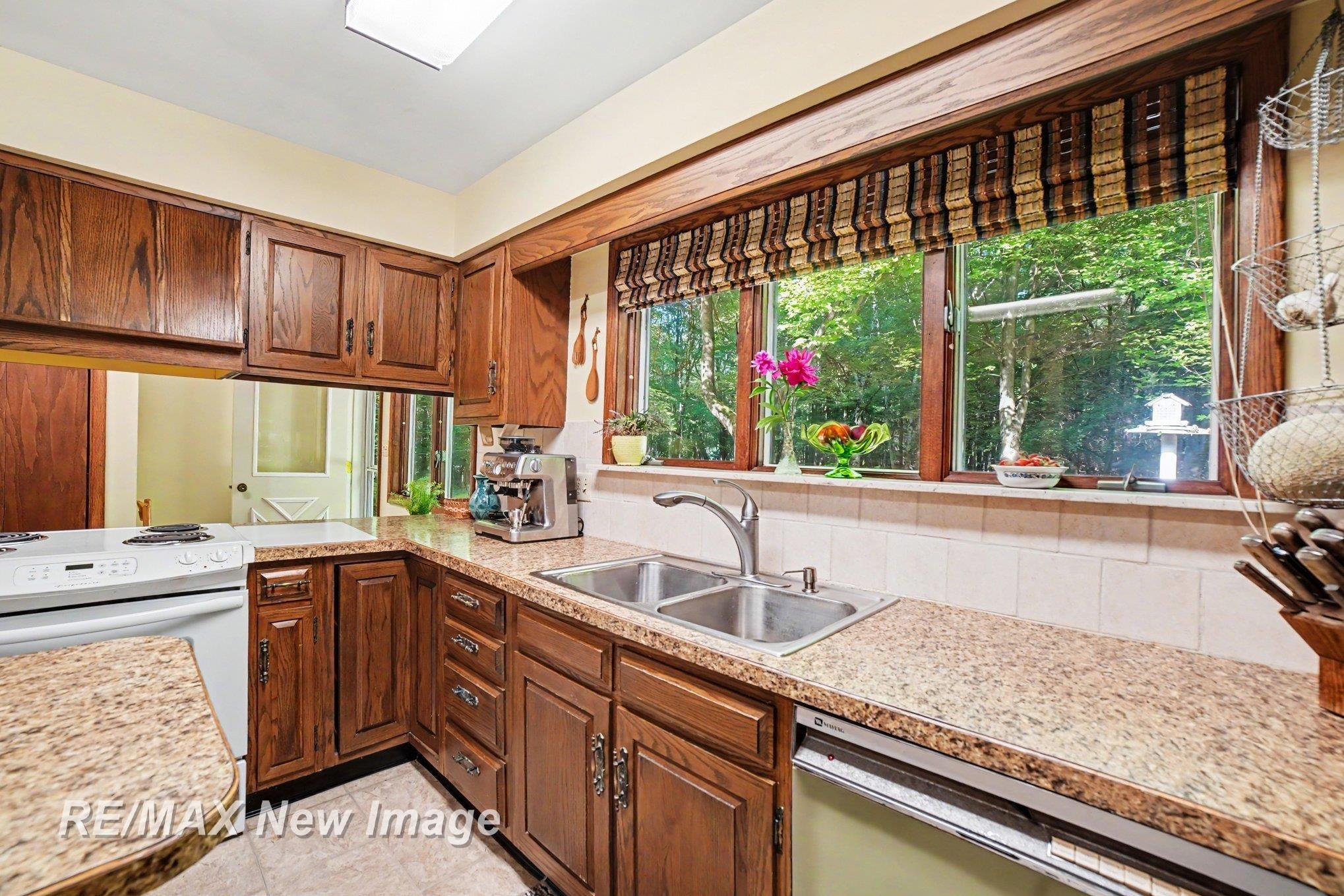 4093 Pruess Road Freeland, MI 48623 - Photo 14 of 53