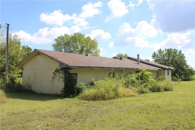 $12,000 | 410 South Military Avenue, Mulberry, KS 66756