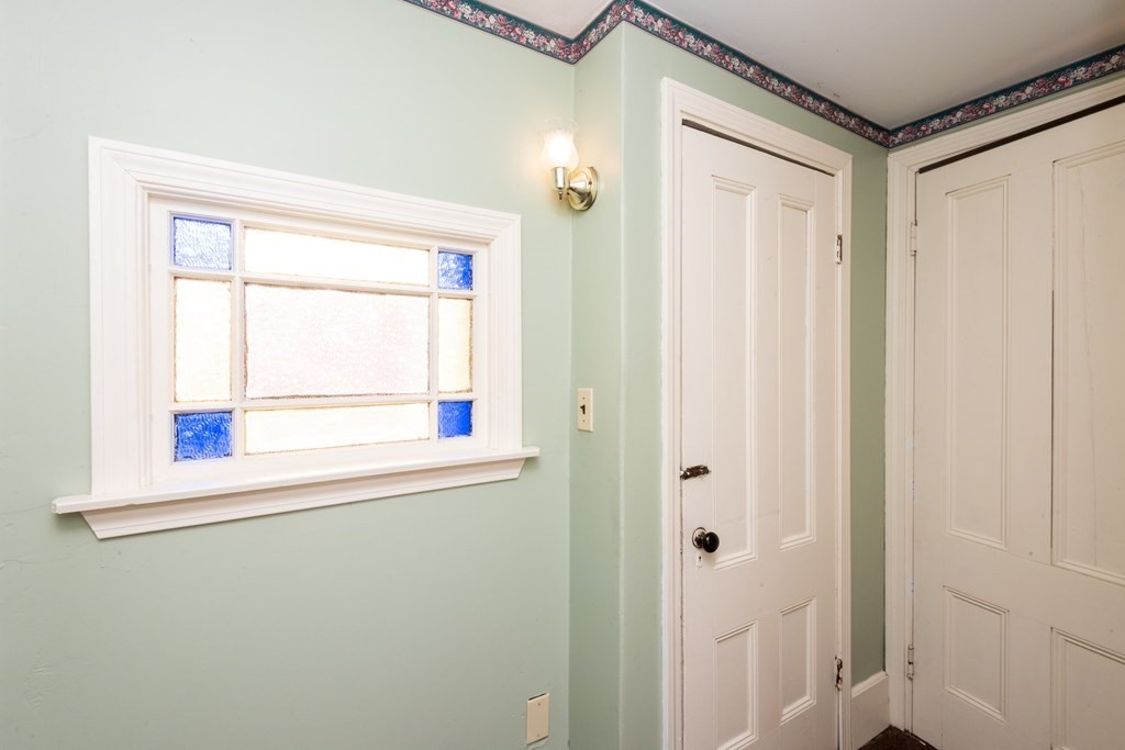 54 Linden Road Melrose, MA 02176 - Photo 12 of 39 Gallery Image 12